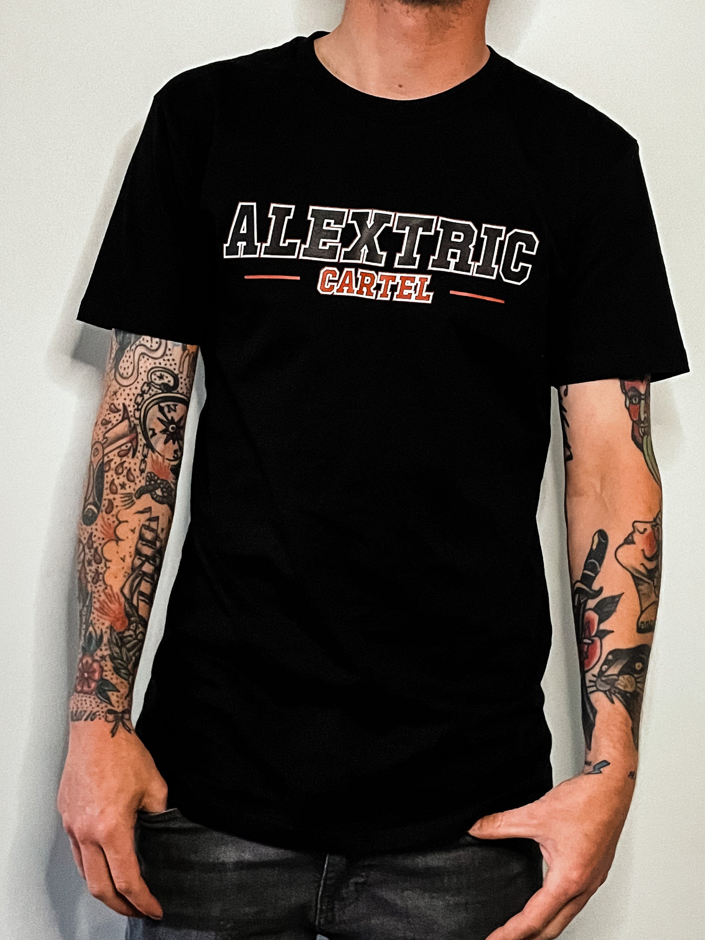 College style Alextric cartel t-shirt in black